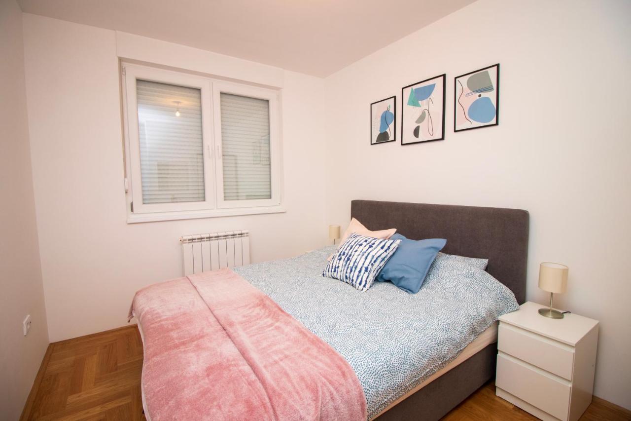 M&A Apartment-Easy Airport Lukavica エクステリア 写真