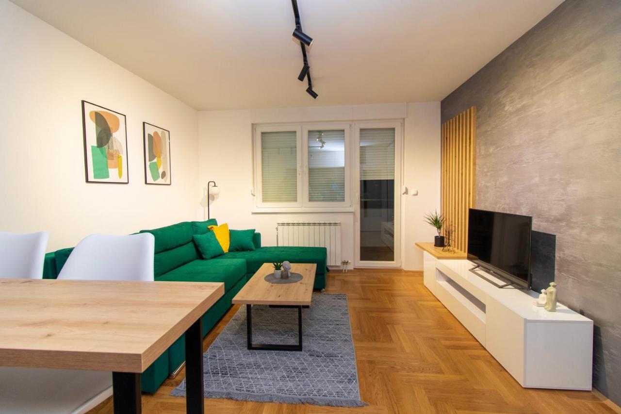 M&A Apartment-Easy Airport Lukavica エクステリア 写真