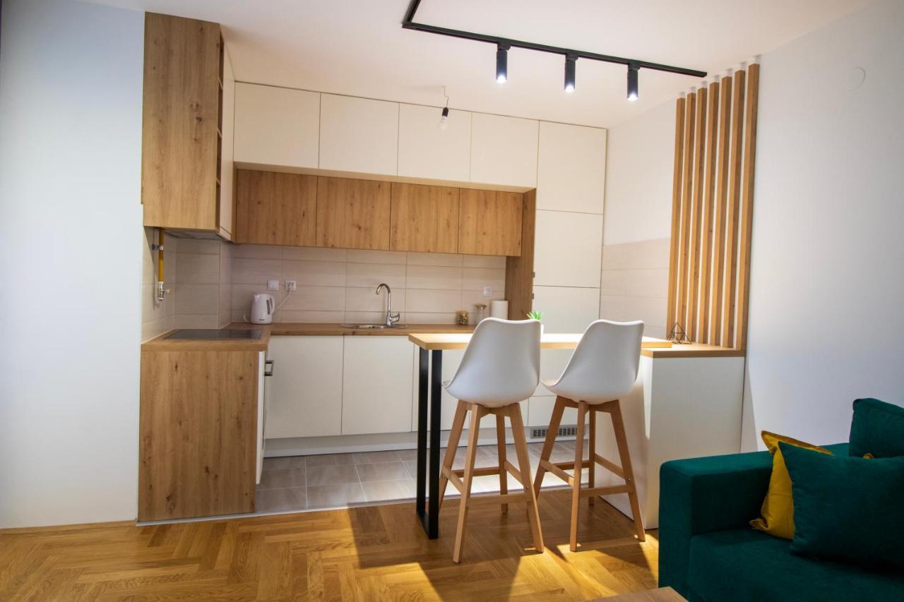 M&A Apartment-Easy Airport Lukavica エクステリア 写真