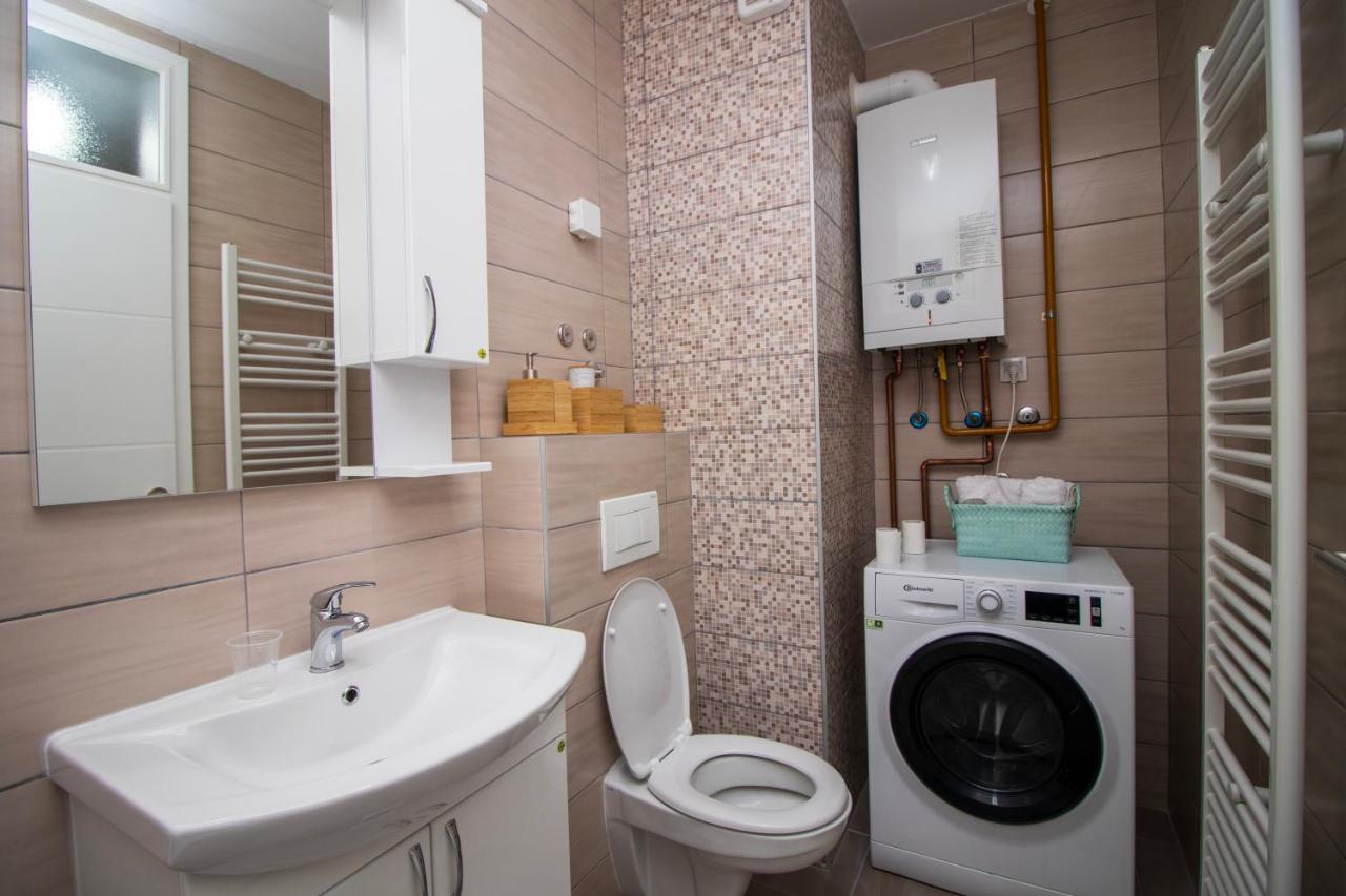 M&A Apartment-Easy Airport Lukavica エクステリア 写真