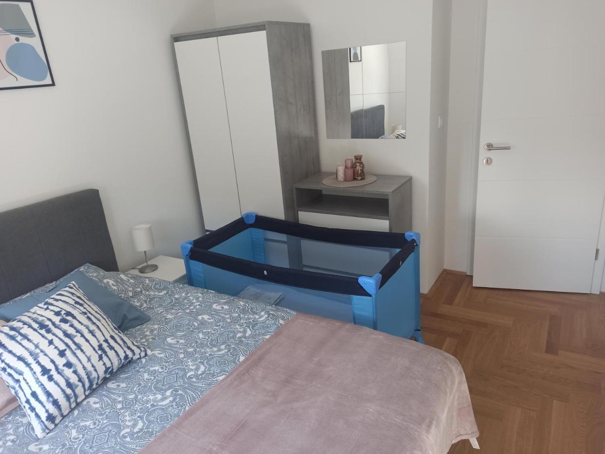 M&A Apartment-Easy Airport Lukavica エクステリア 写真