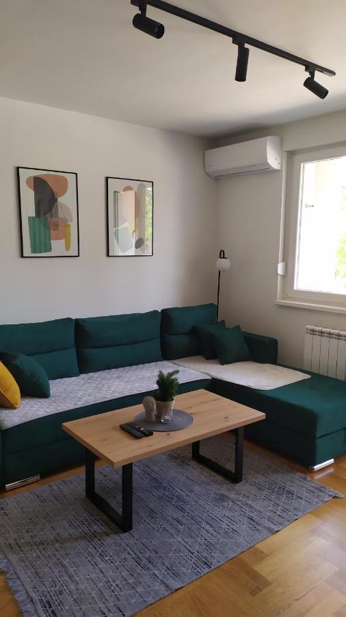 M&A Apartment-Easy Airport Lukavica エクステリア 写真